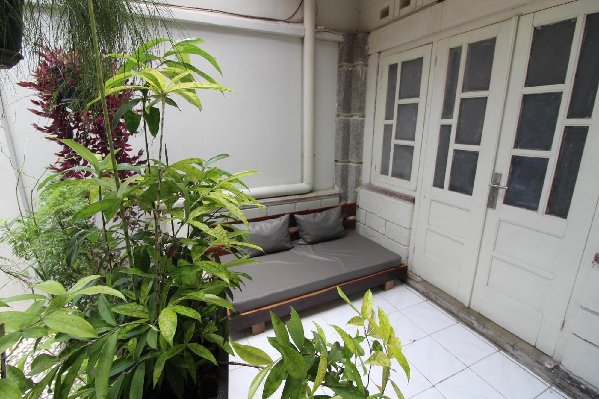 The Patio Yogya Appartement Jogjakarta Buitenkant foto